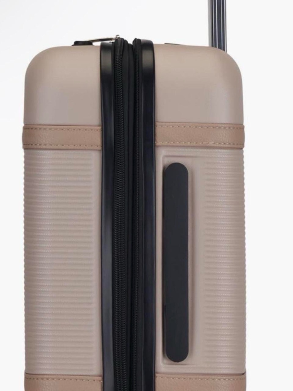 Bugatti Soft Blush Pink Ridged Carry-On - Picture 2 of 8